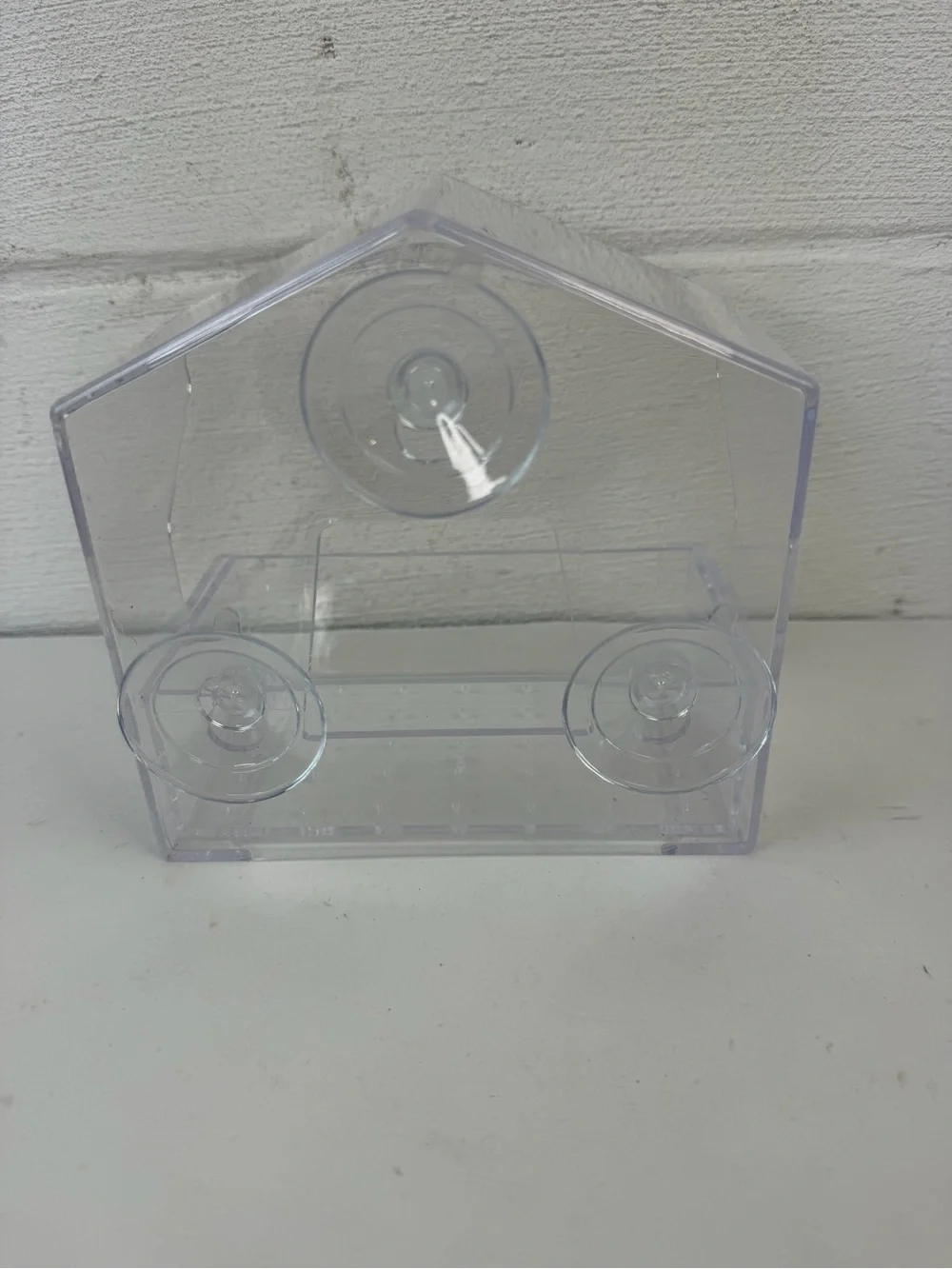 Clear acrylic window suction bird feeder